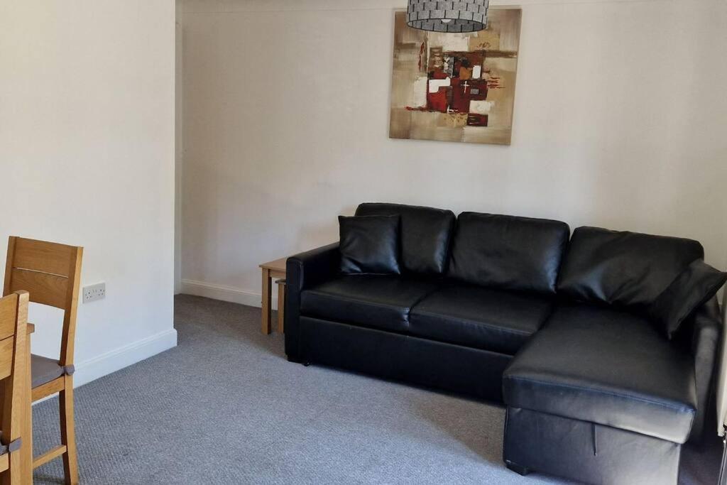Greenhithe Cosy Apartment, Netflix And Sport Channels מראה חיצוני תמונה